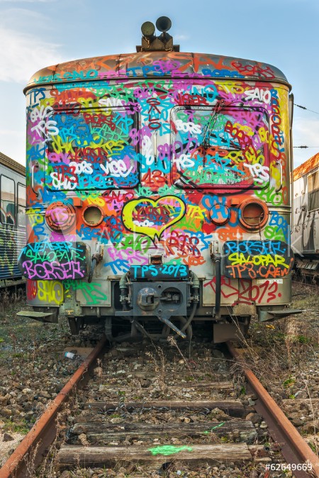 Afbeeldingen van Heavy tagged abandoned train